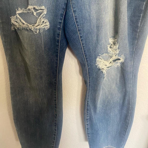 Judy Blue Distressed Slim Fit Jeans - Picture 2 of 7